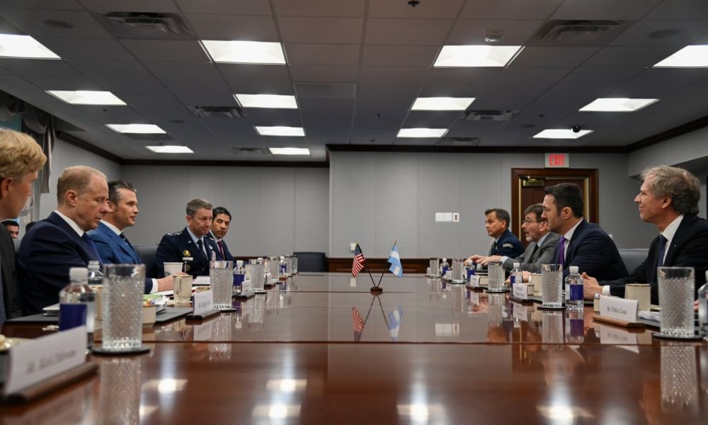 Argentina moderniza sus Fuerzas Armadas en el Pentágono