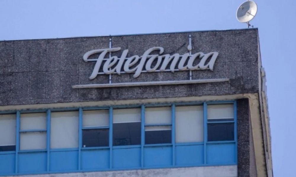 El Gobierno suspende la compra de Telefónica
