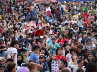 Pergamino celebr la llegada de la primavera con msica, artesana y sabores en el Parque Belgrano