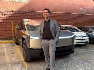 Milei defendió al diputado libertario que llegó al Congreso en una Tesla Cybertruck de lujo