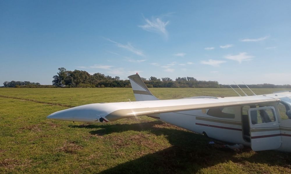 Trasladan el avión narco caído y abandonado en El Socorro