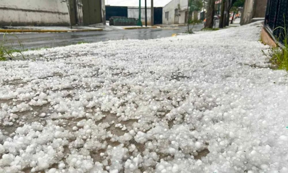 Fuerte tormenta con granizo sorprendió a Santa Rosa