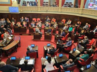 ¿Quién piensa en la gente? La política se aferra al poder y se aleja de la realidad