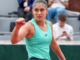 Julia Riera avanza en Francia y quedó a un paso de las semifinales
