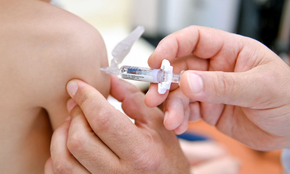 Sarampión: Refuerzan la vacunación