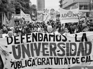 Acuerdo entre el Gobierno y las universidades: Habrá aumento salarial y más fondos