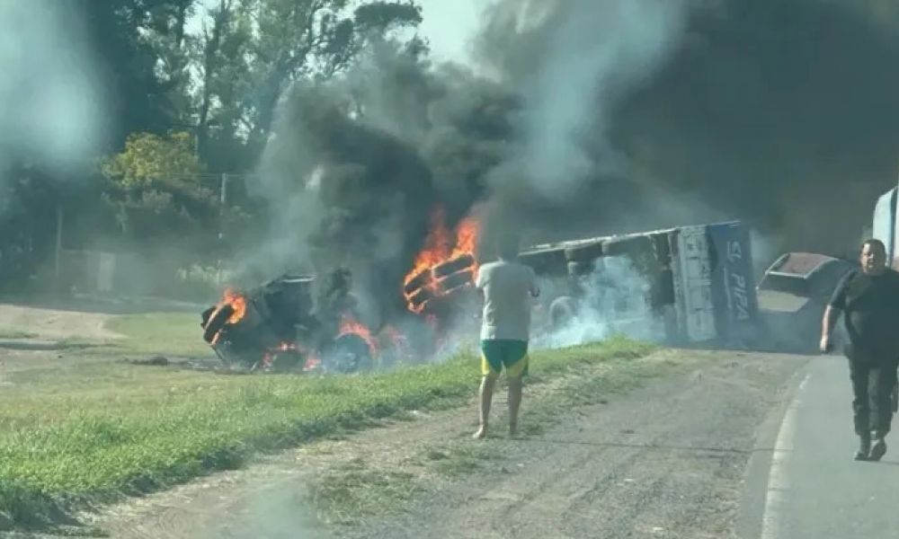Dos personas de Colón murieron en un choque de camiones Dos personas de Colón murieron en un choque de camiones