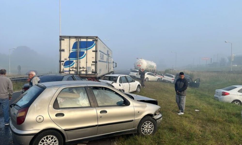 Niebla, humo y múltiples heridos