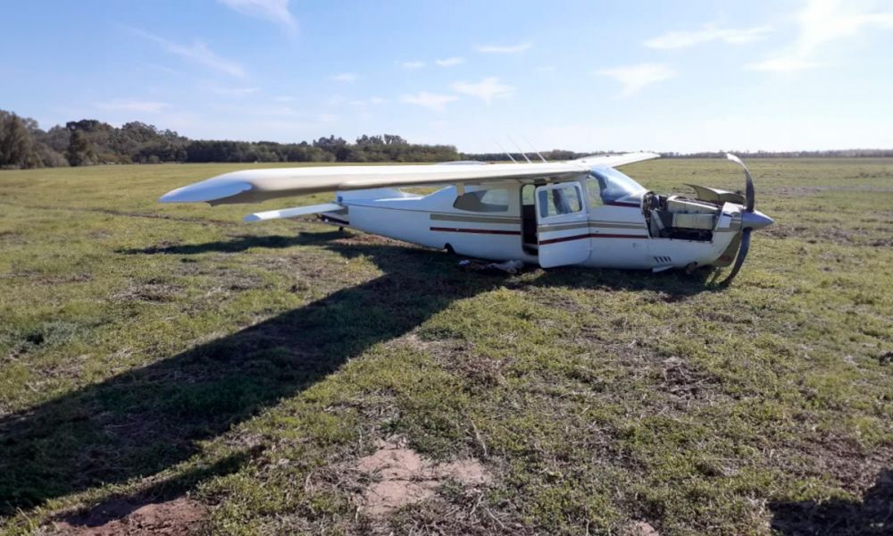 Avión abandonado en Pergamino