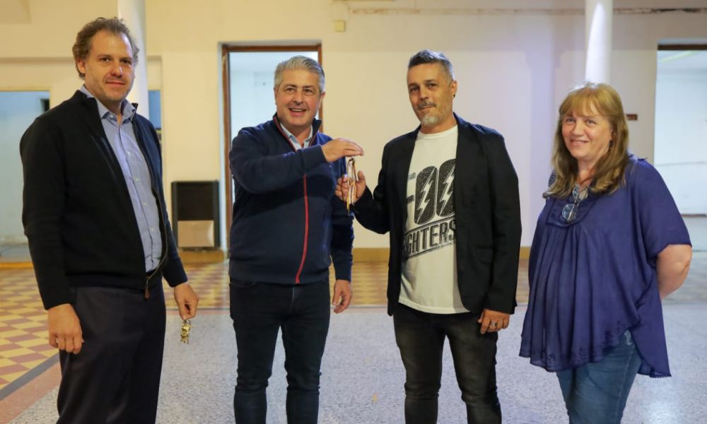 La Municipalidad entregó la llave de EMBA