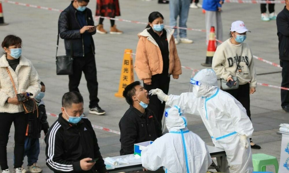 Aislan ciudad china por un rebrote de Covid