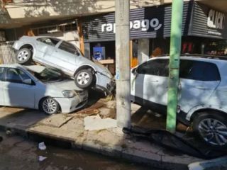 Tragedia en Baha Blanca: El temporal deja 13 muertos y ms de 100 desaparecidos