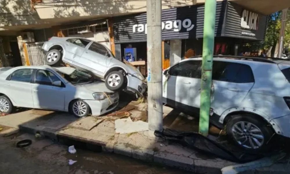 El temporal deja 13 muertos y más de 100 desaparecidos