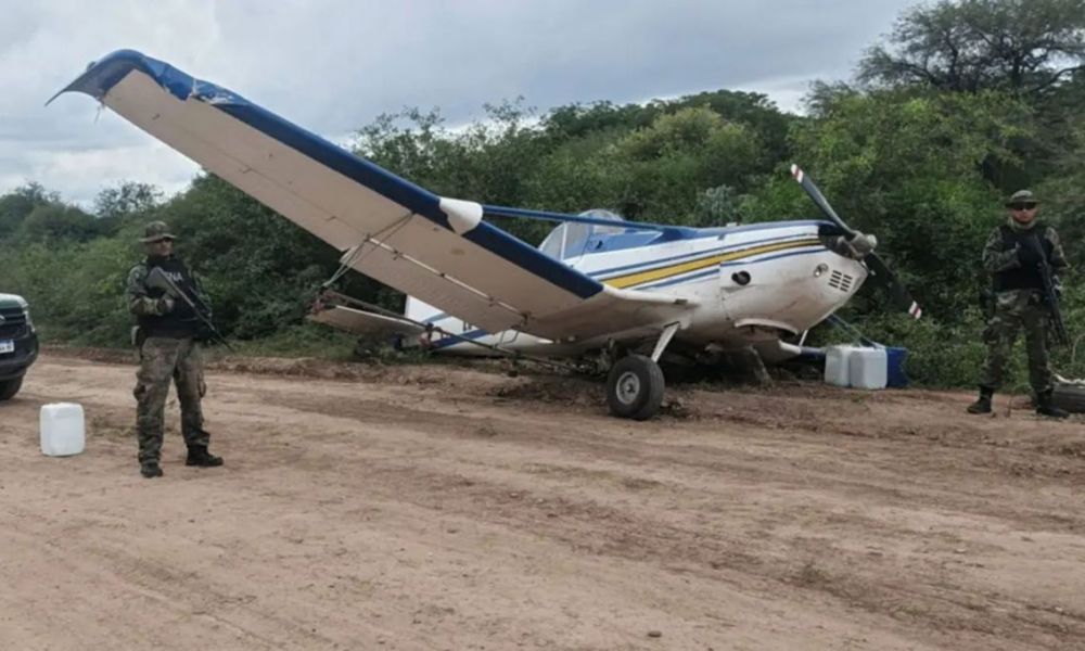 Dos aterrizajes forzosos de aviones